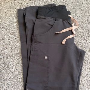 FIGS Charcoal Kade XXS